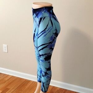 Victoria Secret Tye dye Leggings size Medium